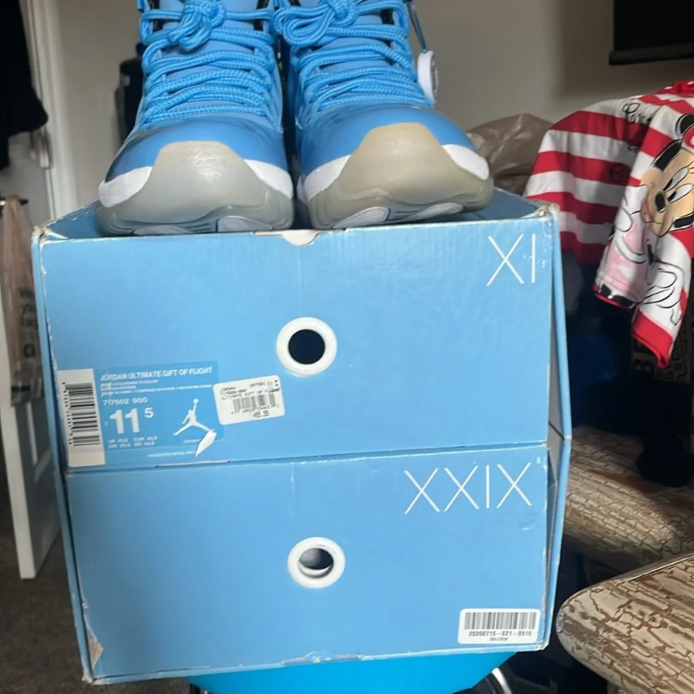 Air Jordan 11, Pantone Size 11.5 Like New. Authentacated BY EBay. Only 1 Pair